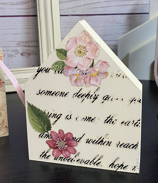 Floral shelf sitter